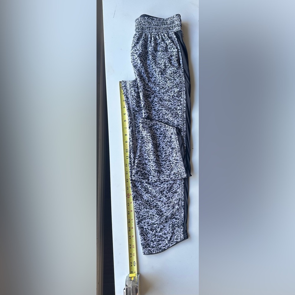EUC 💎 Lululemon - For Love Crop Size 6 - Picture 7 of 10